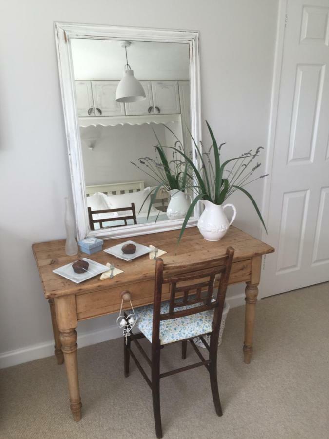 Stapehill Lodge B&B Hampreston Exteriör bild